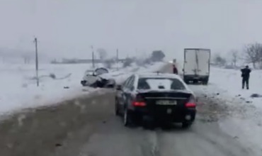 Причиной ДТП в Теленештском районе, где погибли два человека, стали летние шины.