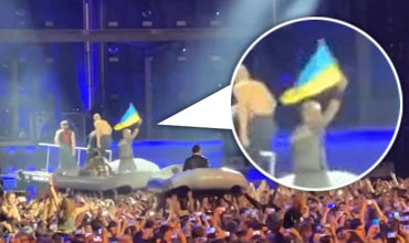 Rammstein на своем концерте развернули флаг Украины. Коллаж: Point.md