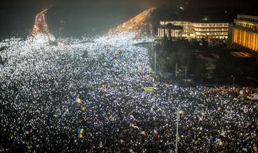 Тысячи жителей Румынии вновь вышли на марш в поддержку антикоррупционных мер