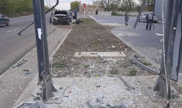 В Страшенском районе водитель уснул за рулём и протаранил панно АЗС.