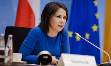 Бербок: Было бы цинично отказать Украине и Молдове в статусе кандидата.