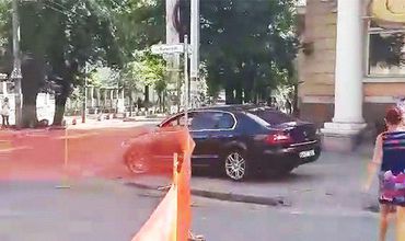 Очевидец отметил, что примеру автовладельца последовали и другие.