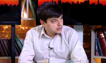 Муниципальный советник от Партии социалистов Станислав Вартанян.