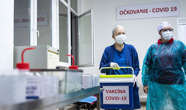 Вторая страна ЕС одобрила использование российской вакцины «Спутник V».