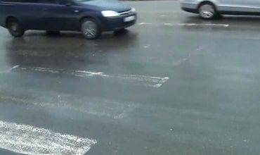 Нанесение дорожной разметки в столице снова откладывается.