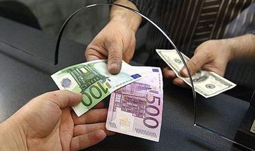Мигранты стали меньше присылать денег.