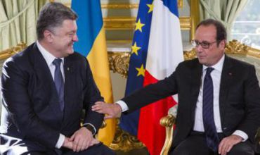 Президент Украины Петр Порошенко пригласил лидера Франции Франсуа Олланда.