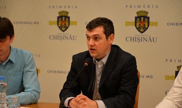 Муниципальный советник от Партии социалистов Виталий Мукан.