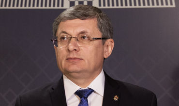 Гросу: За распространением угроз в адрес школ стоит Россия.