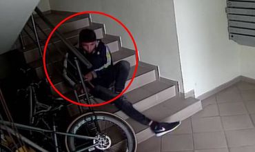Полиция разыскивает мужчину, крадущего велосипеды.