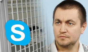 В камере Платона прошли обыски после его дачи показаний по Skype.