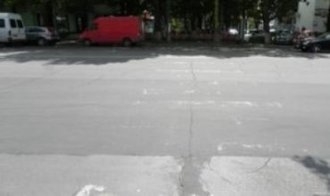 Муниципальные власти обещали нанести дорожную разметку ещё в апреле.