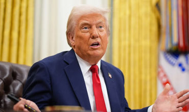 Трамп повысил тарифы на товары из Китая до 145%.
