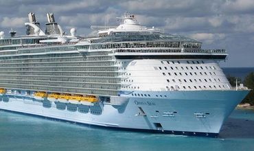 Корабль под названием Oasis of the Seas пришвартовался в порту Фалмут на Ямайке.
