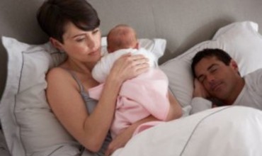 Somnul bebeluşului este diferit de somnul părintelui