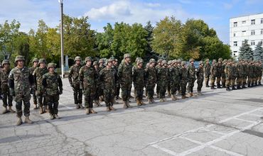 В учениях принимают участие около 1 800 военных из 14 стран.