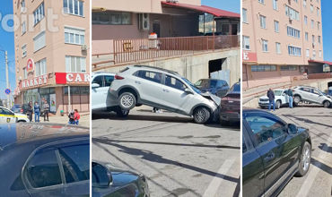 В Ватре произошло ДТП: повреждены четыре автомобиля.