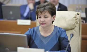 Автомобиль главы Минздрава почти в два раза дороже её квартиры и дачи