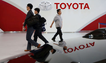Автоконцерн Toyota разработал систему, помогающую не спутать газ с тормозом.