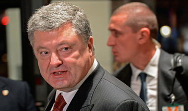 Песков рассказал о соболезнованиях Порошенко.