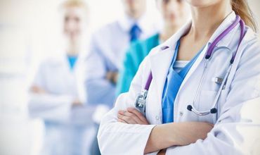 До конца марта все медицинские работники в санитарно-медицинских учреждениях Кишинева будут носить фиолетовые ленточки в знак солидарности. Фото: dpchas.com.ua.