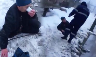 В Кишиневе мужчина едва не утонул в луже.
