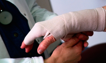 Пострадавшие на производстве жители Коми получат в феврале увеличенные страховые выплаты