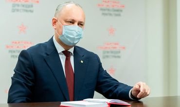 Додон провел встречу с послом США Хоганом.