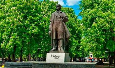 На Украине в селе Шевченково пропал памятник Тарасу Шевченко.