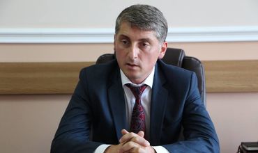 Депутаты соберутся сегодня на заседание, чтобы начать процедуру отстранения Харунжена от должности генпрокурора.
