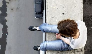 Открытая пропаганда самоубийства, в том числе через социальные сети, отныне может быть уголовно наказуема.