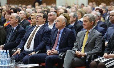 Правительство и местные власти договорились поддерживать открытый диалог