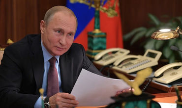 По словам Путина, он получил звание лейтенанта и командовал взводом управления гаубичной артиллерией.