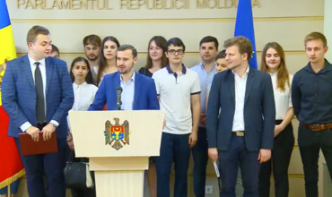 В 2020 г. правительство должно предпринять меры по решению проблем молодых людей.