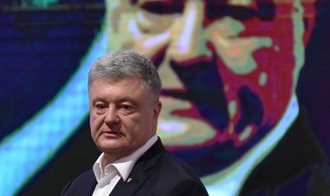 Порошенко пока не получал повесток на допрос.
