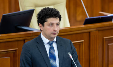 Marian: Este cinic să critici când ajutoarele ajung la copii și familii.