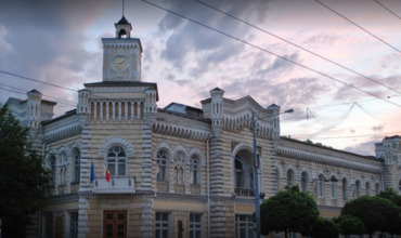 Общественные организации требуют созыва муниципального совета.