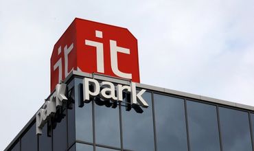 Задержка объясняется необходимостью внести поправки в смежное законодательство.