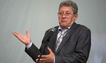 Гимпу говорит, что собирается провести каникулы в Колонице.