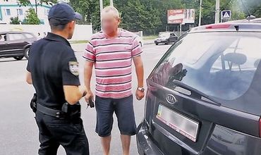 Борьба с пассажирами и водителями сервиса "Яндекс.Такси" на Украине.