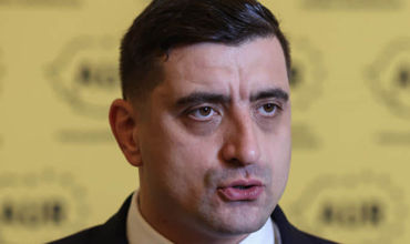 Симион рассчитывает, что Украина отменит запрет на въезд.