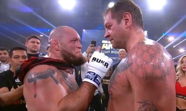 Александр Емельяненко досрочно проиграл бразильцу Марсио Сантосу.