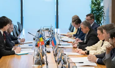 Посол РМ в Москве Лилиан Дарий встретился с замминистра экономического развития РФ Дмитрием Вольвачем.