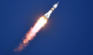 Один из блоков второй ступени при отделении мог зацепить центральный блок.