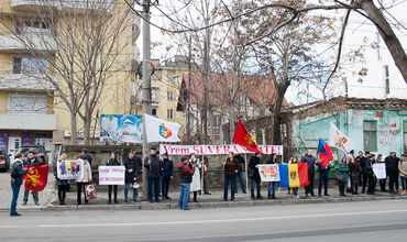Манифестанты утверждают, что создали инициативную группу „Хочу жить в Молдове”.