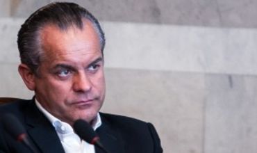 На последнем заседании парламента депутатов навестил Плахотнюк.