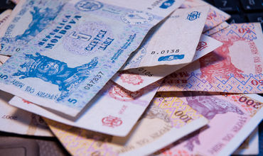 Деньги будут выдаваться через локальные фонды поддержки населению