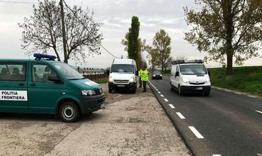 Для проверки мужчина представил водительские права с символикой властей Республики Молдова.
