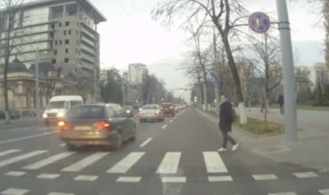 В Кишиневе водители не пропускают пешеходов.