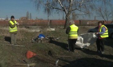 Рабочие говорят, что их мало, и не хватает работников, чтобы производить работы на всех улицах столицы.